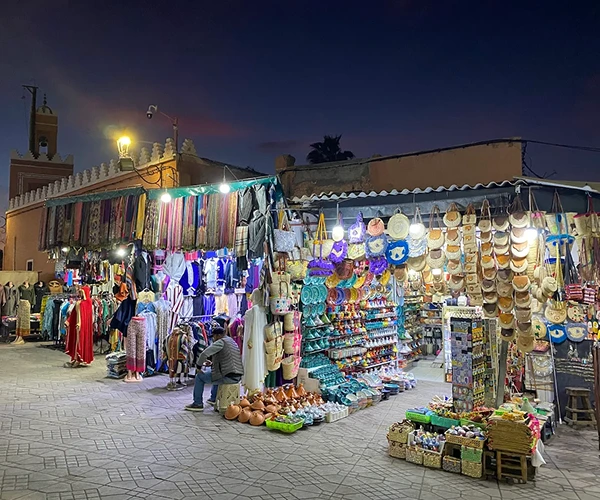 handgemaakte sieraden en accessoires op jemaa el fnaa square markt marrakech